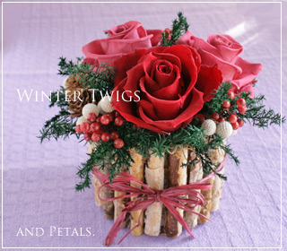 白樺の花器がかわいいプリザーブドフラワーのクリスマスアレンジメント