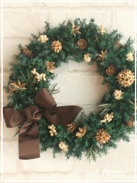 W078 Heart-Warming Christmas Wreath